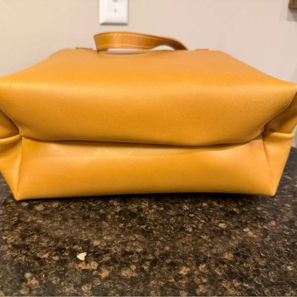 Portland Leather Montana Tote in Mango - Picture 3 of 4